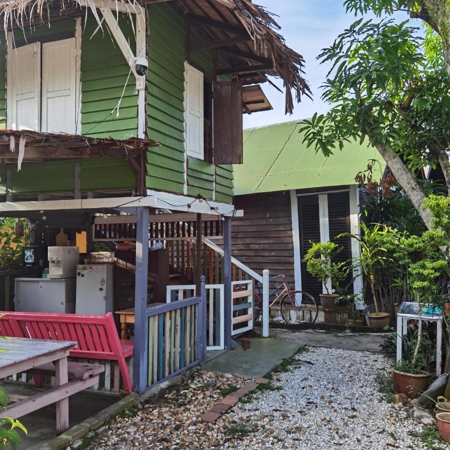 فندق ايبوهفي  Mykampung Chalet المظهر الخارجي الصورة